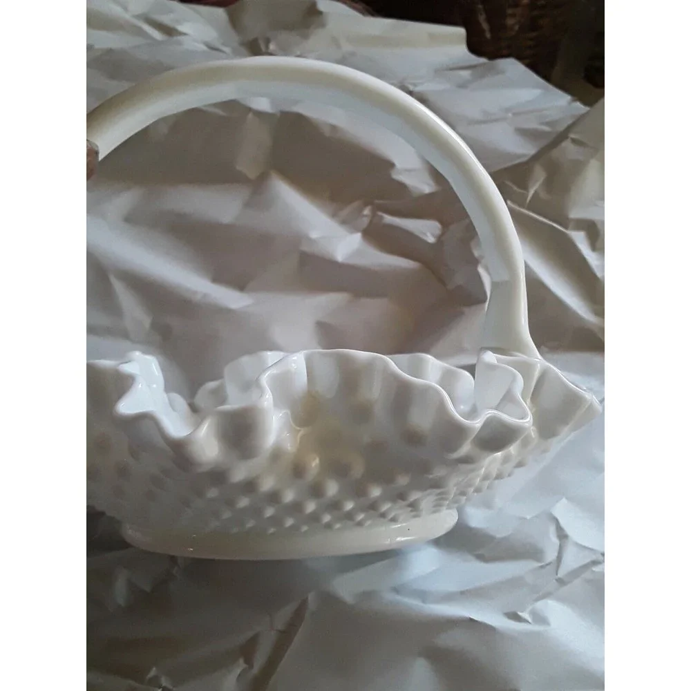 VTG FENTON HOBNAIL WHITE MILK GLASS HANDLED BASKET 7